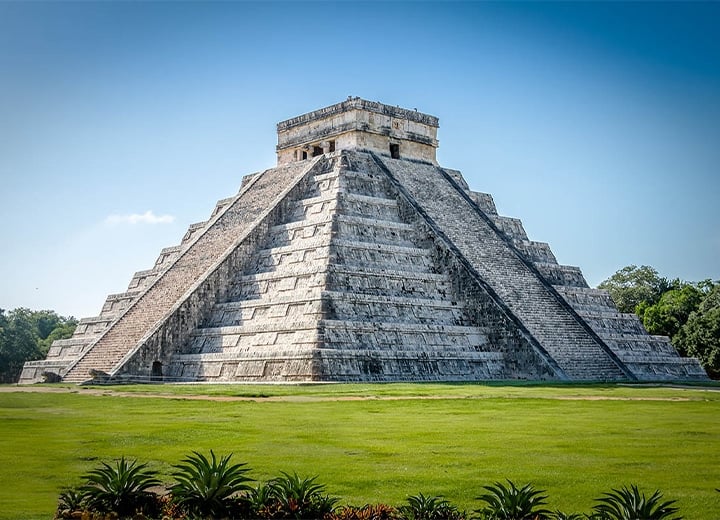 Chichén Itzá - Vista de Perfil